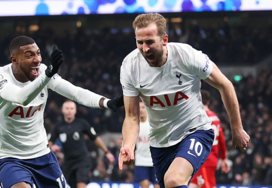 Harry Kane opened the scoring for Tottenham 