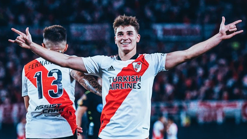 Manchester City have officially signed Julian Alvarez from River Plate 
